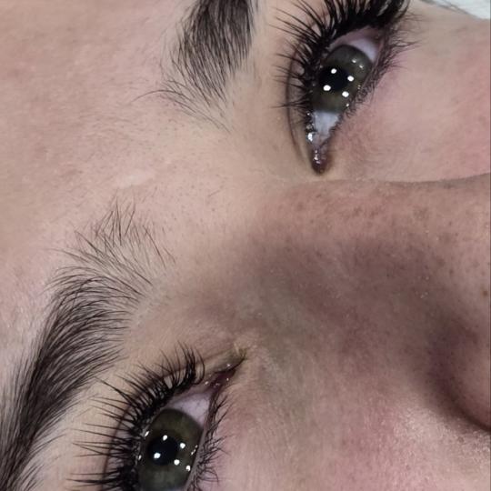 Angiva Beauty #beograd Nadogradnja trepavica Nadogradnja svilenih trepavica - 1 na 1
