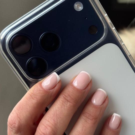 Claire #beograd Ojačavanje noktiju Korekcija ojacavanja gela S korekcija gela sa dodatkom frenc