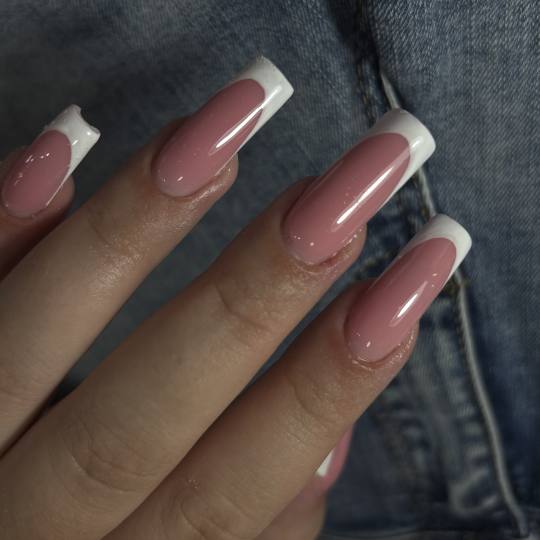 Beauty Code by Nela #novisad Izlivanje noktiju Izlivanje noktiju gelom - L dužina