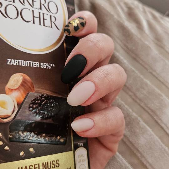 Beauty centar by Alex R #novisad Ojačavanje noktiju Ojačavanje prirodnih noktiju gelom + trajni la