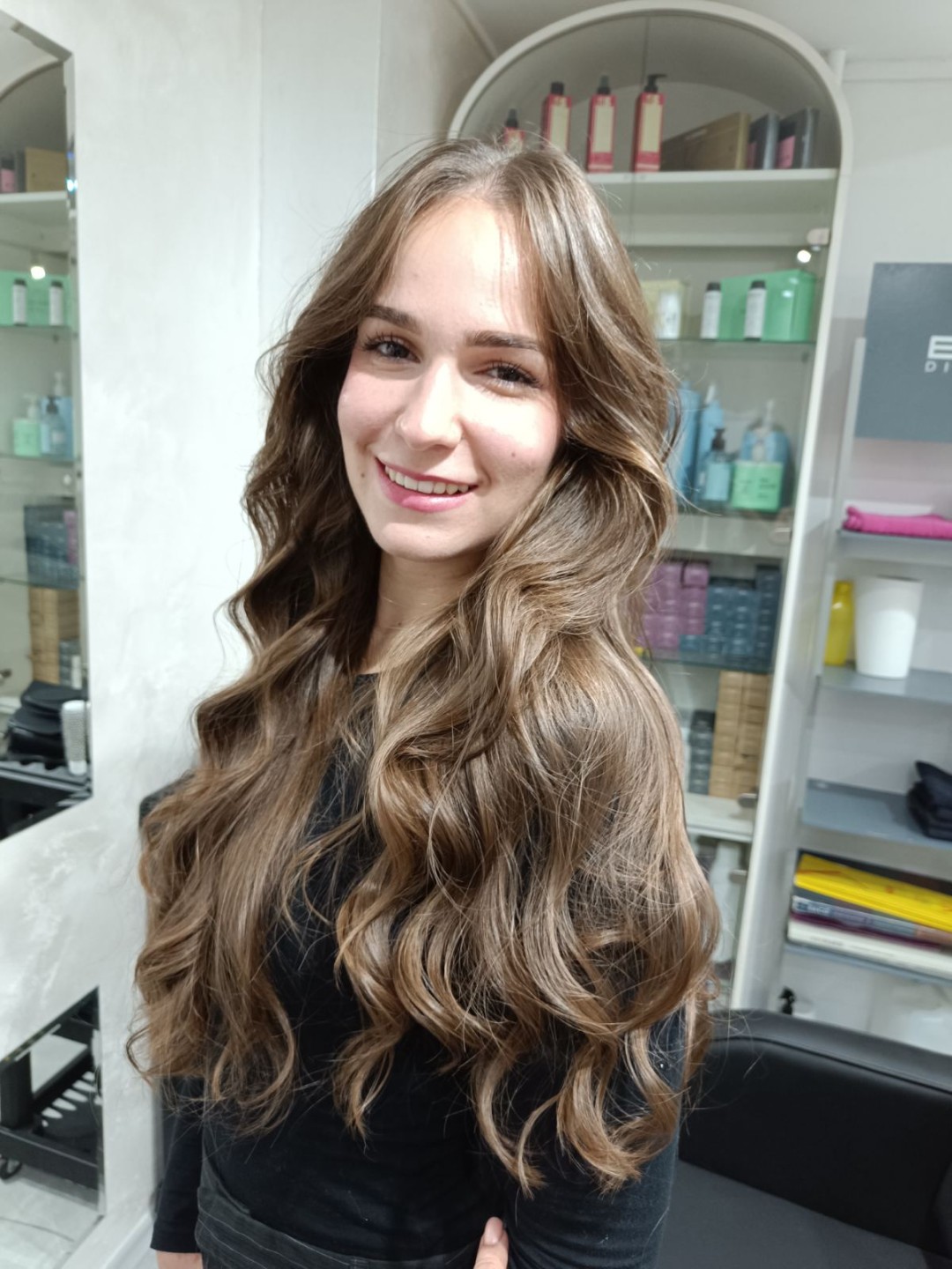 Dve mace 1 #beograd Feniranje i stilizovanje Feniranje na lokne - ekstra duga kosa