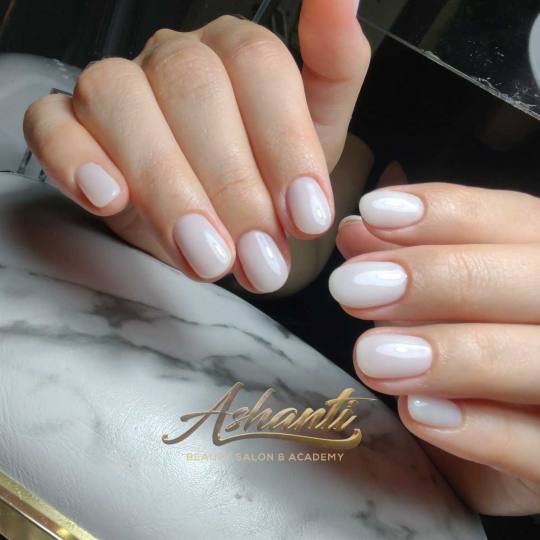 Ashanti Beauty Salon & Academy #beograd Gel lak Gel lak / Rubber baza - S dužine
