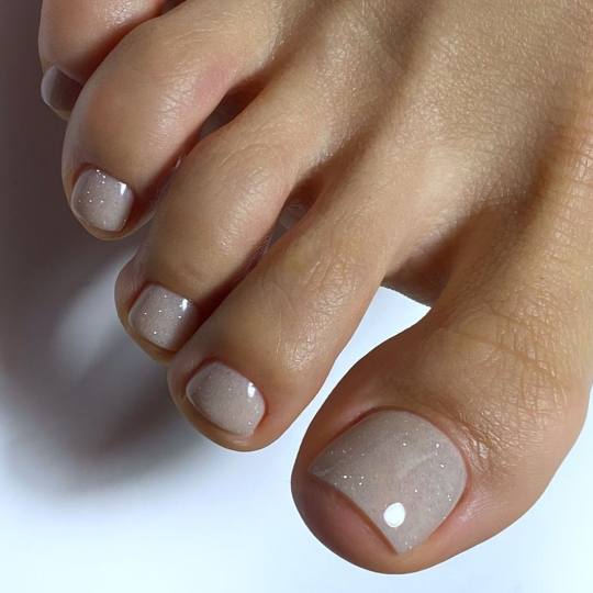 Let's go Ladies #beograd Estetski pedikir Ruski pedikir sa profi diskom + gel lak + parafinsko 