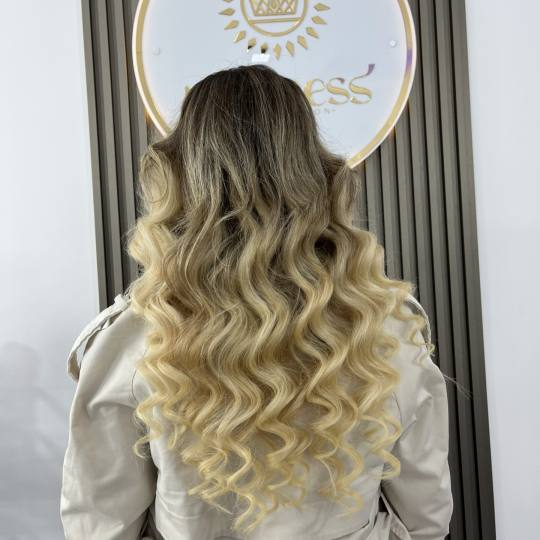 Princess beauty #nis Farbanje kose Svečana frizura - Lokne - duga kosa