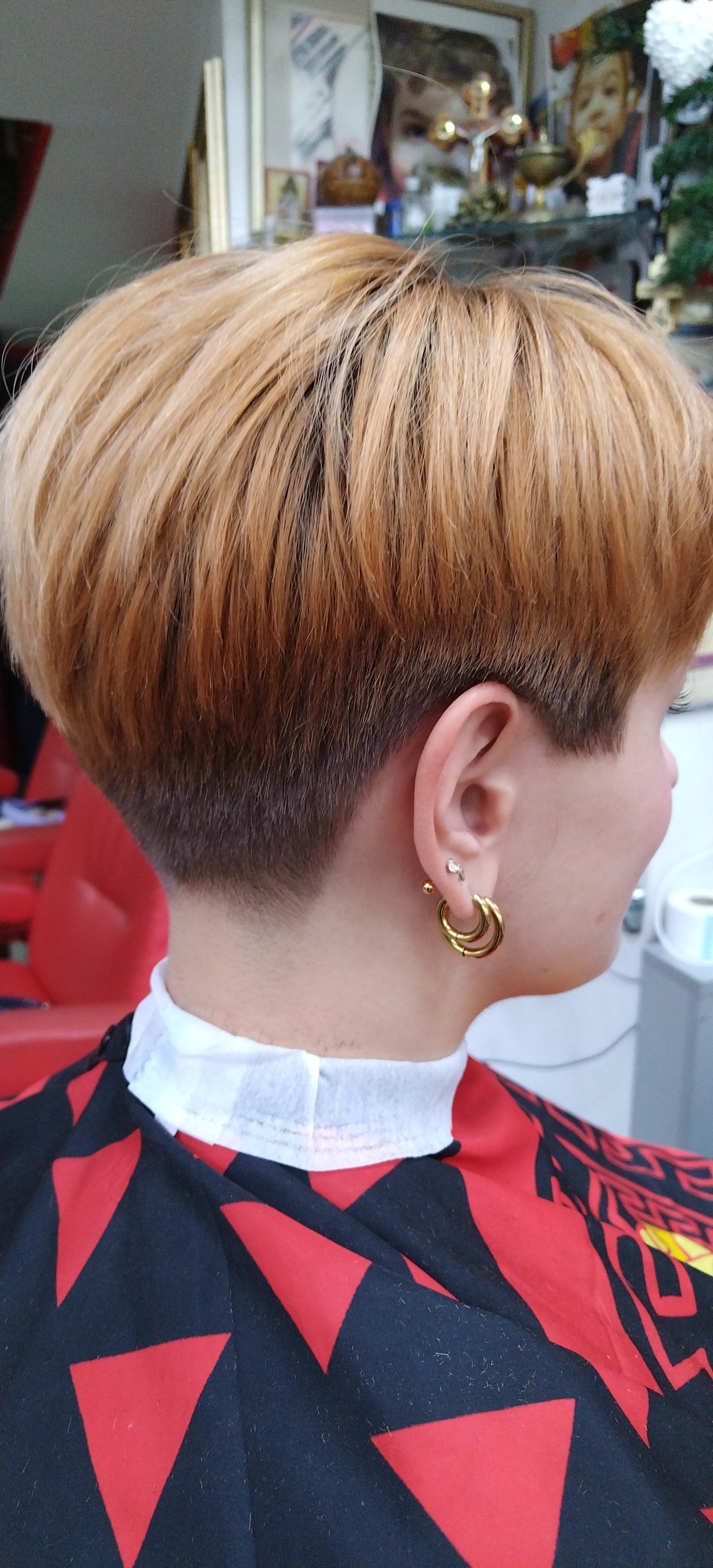 Bibbis Hair studio & Barber #beograd Žensko šišanje Žensko šišanje - kratka kosa