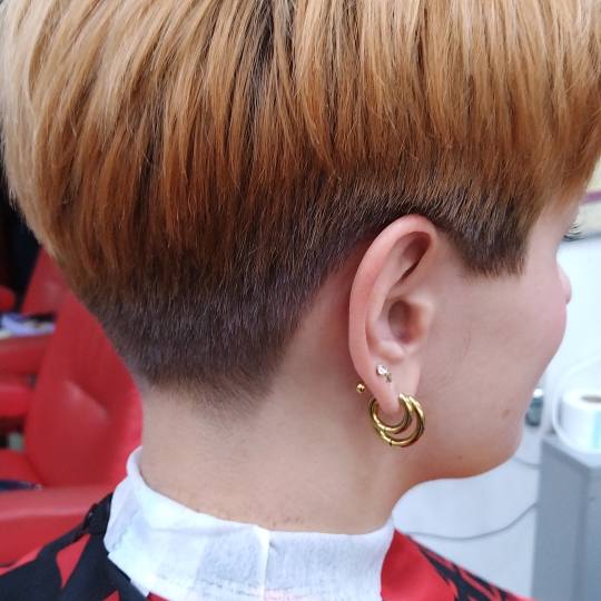 Bibbis Hair studio & Barber #beograd Žensko šišanje Žensko šišanje - kratka kosa