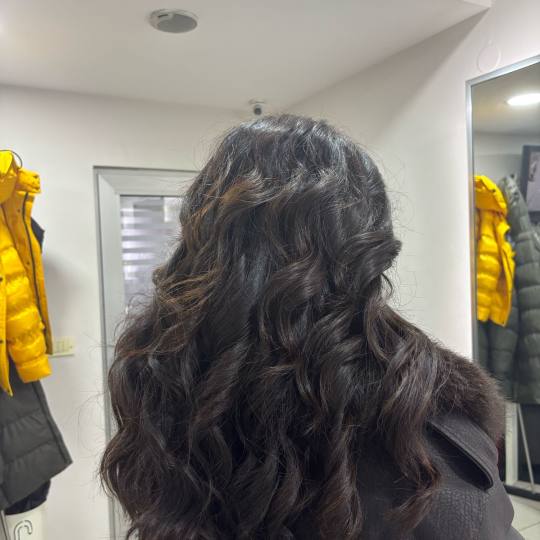 Nikola @ Aleksa #beograd Feniranje i stilizovanje Feniranje na lokne / talase - duga kosa