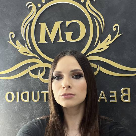 GM Beauty studio #beograd Make-up / šminkanje Profesionalno šminkanje + veštačke trepavice