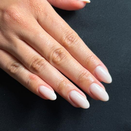 Beauty room Zvezdara #beograd Ojačavanje noktiju Ojačavanje prirodnih noktiju gelom Nokti