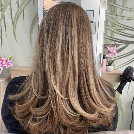 BeautyFull Studio Lepote #novisad Feniranje i stilizovanje Feniranje - duga kosa Feniranje,uvija se 
