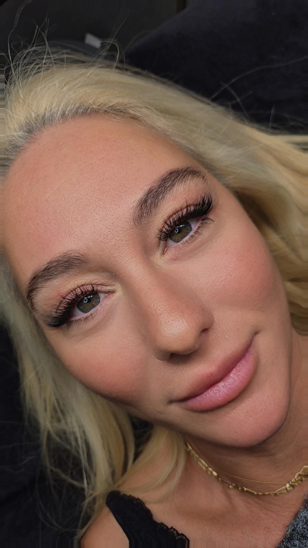 Industrija lepote 22 #beograd Nadogradnja trepavica Nadogradnja svilenih trepavica - maskara