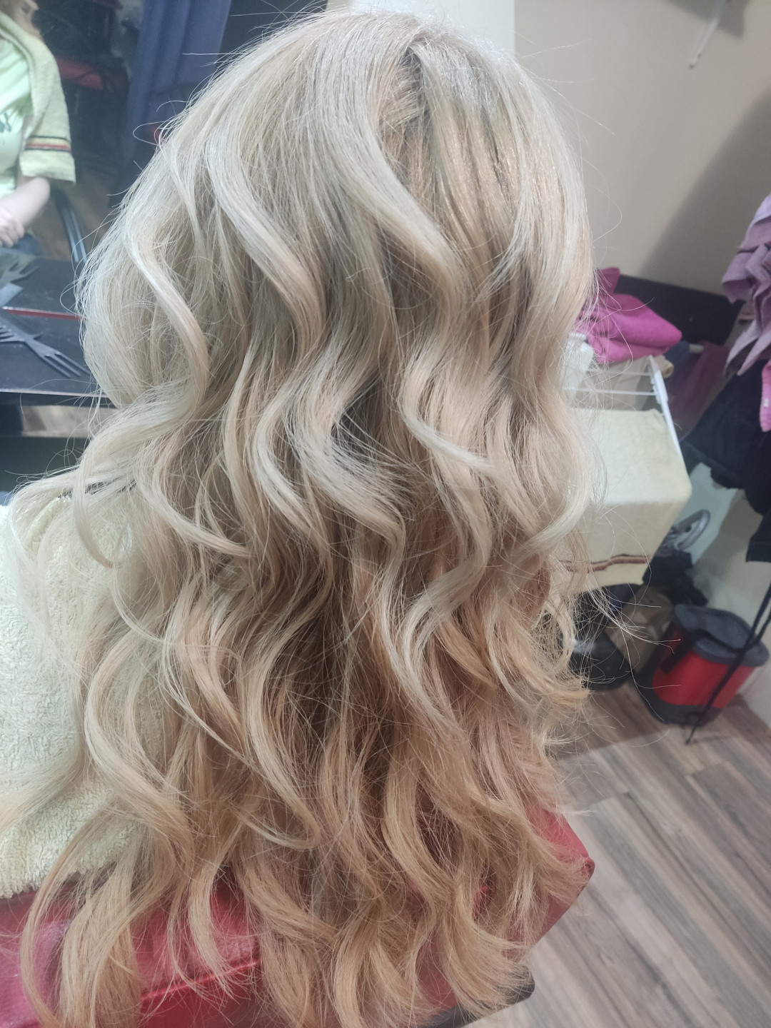 Vanja Hair Still #beograd Šišanje Žensko šišanje + feniranje - duga kosa