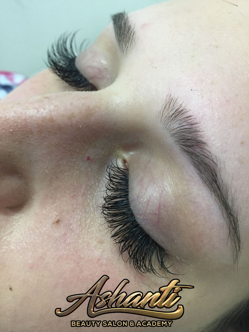 Ashanti Beauty Salon & Academy #beograd Nadogradnja trepavica Nadogradnja svilenih trepavica - metoda 1 na 1
