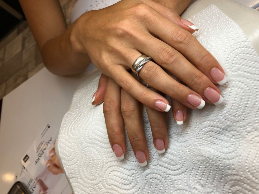 Gel lak french - ruke - Alfaparf Nails, Beograd Gel lak Nokti Gel lak, Beograd, Karaburma, Višnjička banja