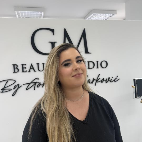GM Beauty studio #beograd Make-up / šminkanje Profesionalno šminkanje + veštačke trepavice+ fenr