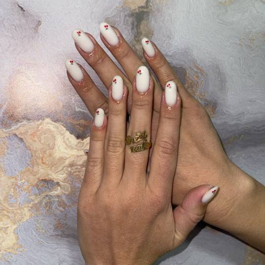 Sneža Nails #beograd Izlivanje noktiju Korekcija noktiju salonski rad - M dužina