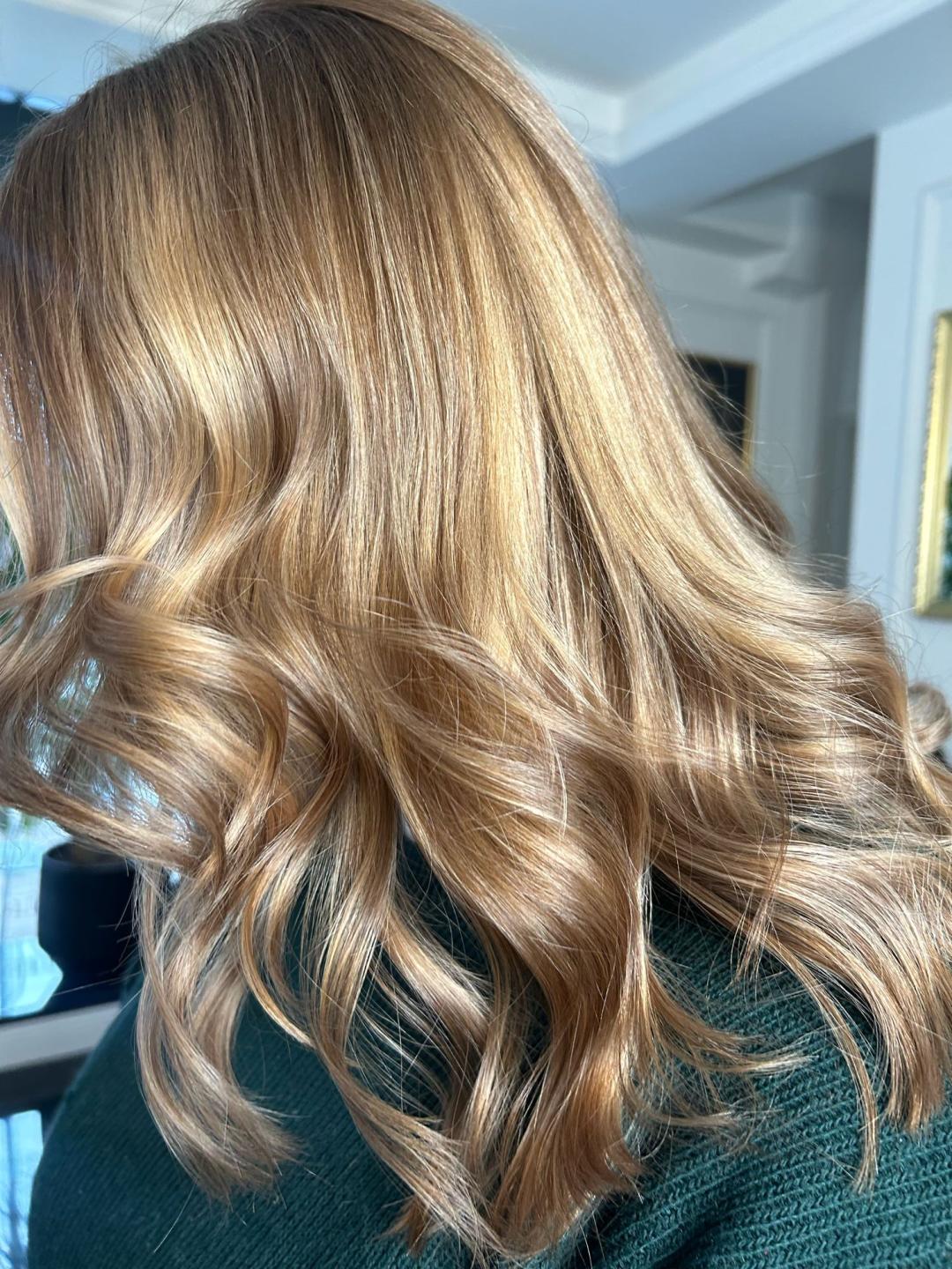 Balayage + Preliv +Feniranje + Šišanje +Black Caviar tretman - Esthetique Privé, Beograd Ombre, sombre, balayage Frizerski saloni Ombre, sombre, balayage, Beograd, Centar, Stari grad, Dorćol
