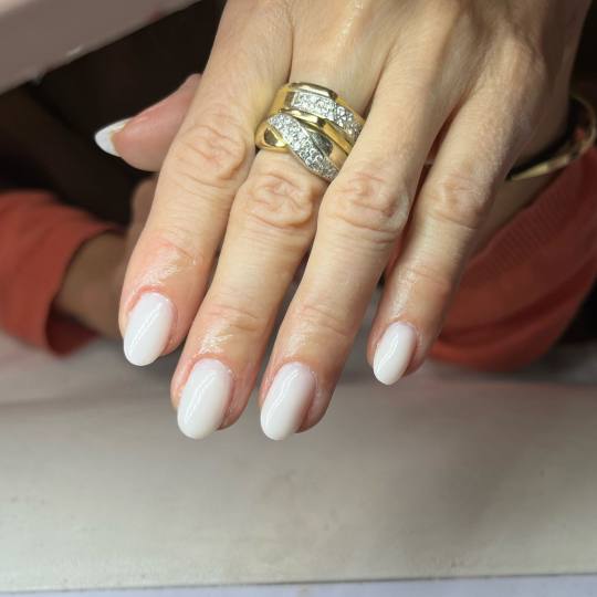 Glow studio #beograd Ojačavanje noktiju Ojačavanje noktiju builder gelom - S dužina gel lak