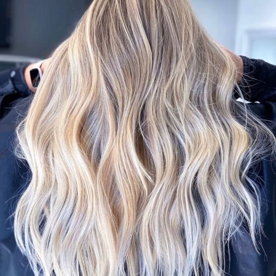 SALON 26 - Dorćol #beograd Farbanje kose Balayage Balayage + preliv - sve dužine kose Balayage teh