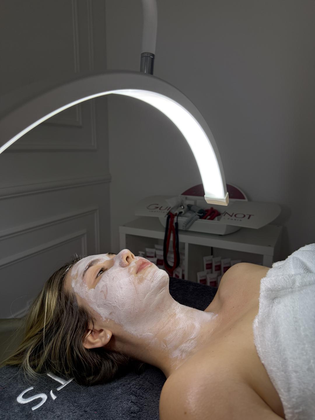 Hydra peeling PH - piling lica sa fitinskom kiselinom - Lola esthetic center, Beograd Piling lica Lice Piling lica, Beograd, Novi Beograd blokovi, Belville, Savski kej