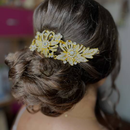 Golden beauty by Mimi #nis Svečane i frizure za svadbu Svečana frizura - punđa + detalji