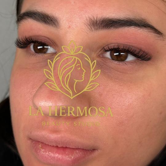 La Hermosa Beauty Studio #beograd Nadogradnja trepavica Nadogradnja svilenih trepavica - ruski volum