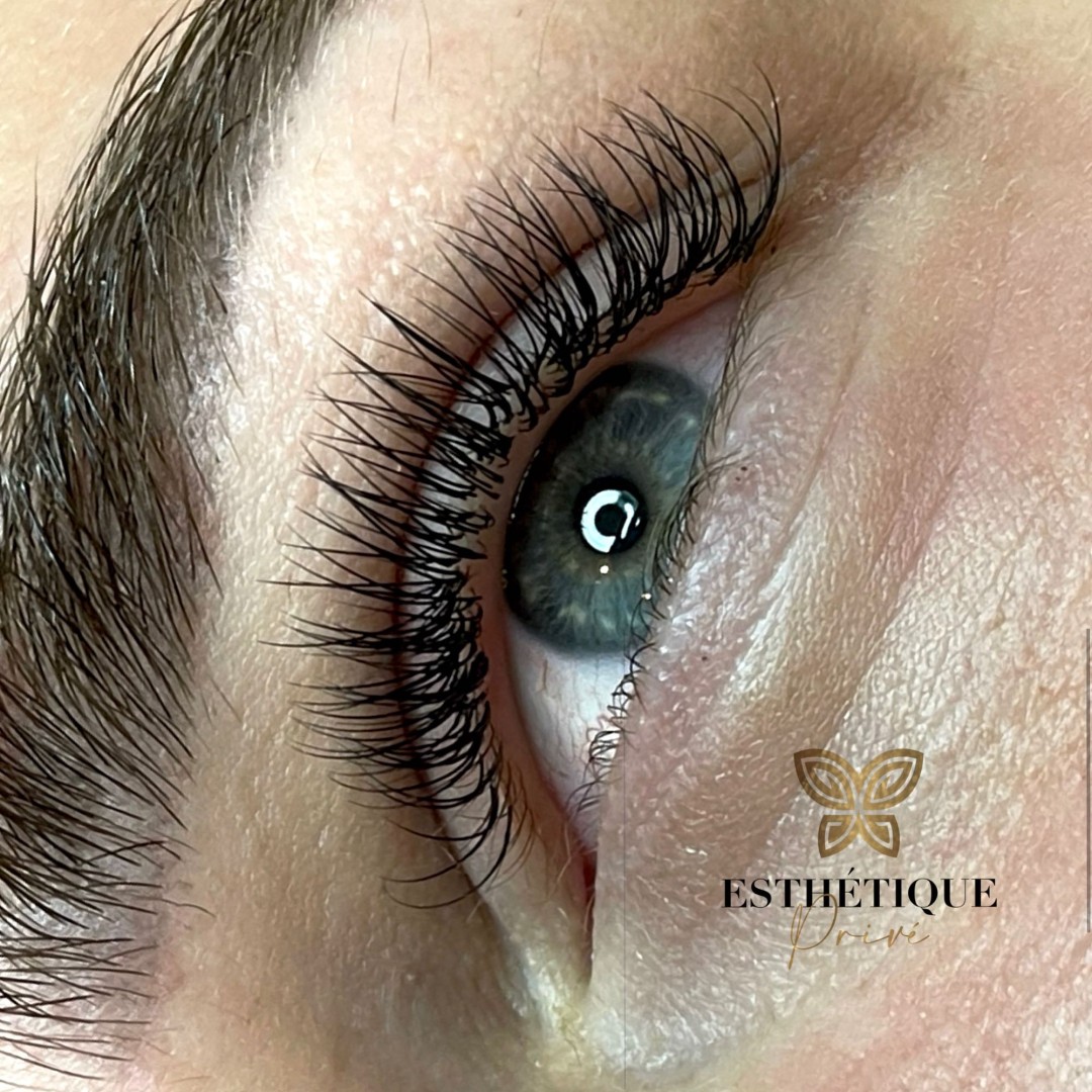 Esthetique Privé #beograd Nadogradnja trepavica Nadogradnja svilenih trepavica - 1 na 1