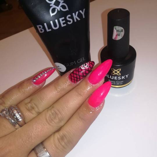 Estetic star by Maya #beograd Izlivanje noktiju nadogradnja izlivanjem najnovijim prozvodom narke  B