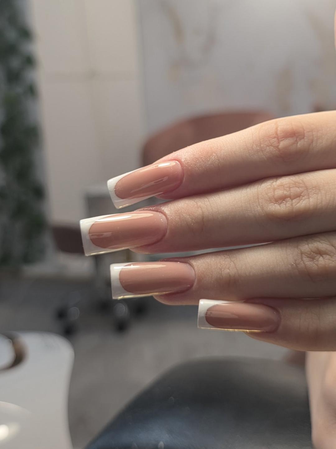 Izlivanje noktiju gelom - L dužina - Esthetique Privé, Beograd Izlivanje noktiju Nokti Izlivanje noktiju, Beograd, Centar, Stari grad, Dorćol