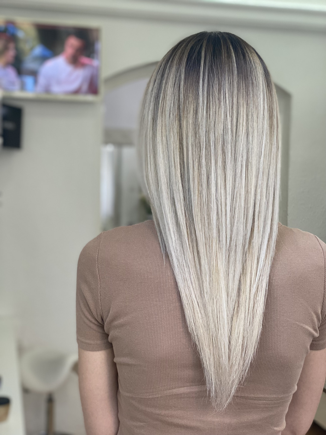 Salon White Belgrade #beograd Feniranje i stilizovanje Feniranje na ravno - duga kosa