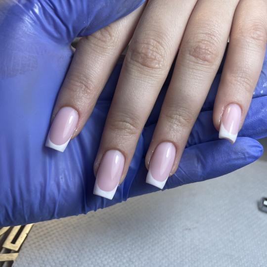 Studio Atina #beograd Izlivanje noktiju Izlivanje noktiju gelom - M dužina