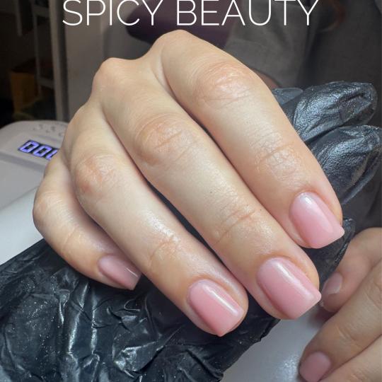 Spicy beauty #beograd Ojačavanje noktiju Ojačavanje noktiju rubber bazom - S dužina