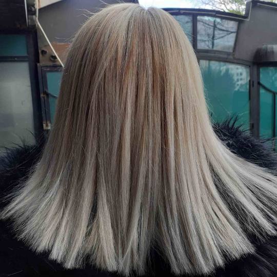 Salon Lepote Kaja #beograd Pramenovi Pramenovi na foliju - kosa srednje dužine