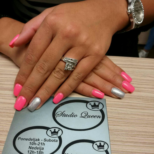 Centar Renew #beograd Nadogradnja noktiju Ojačavanje prirodnih noktiju gelom #nails #nokti #studioq