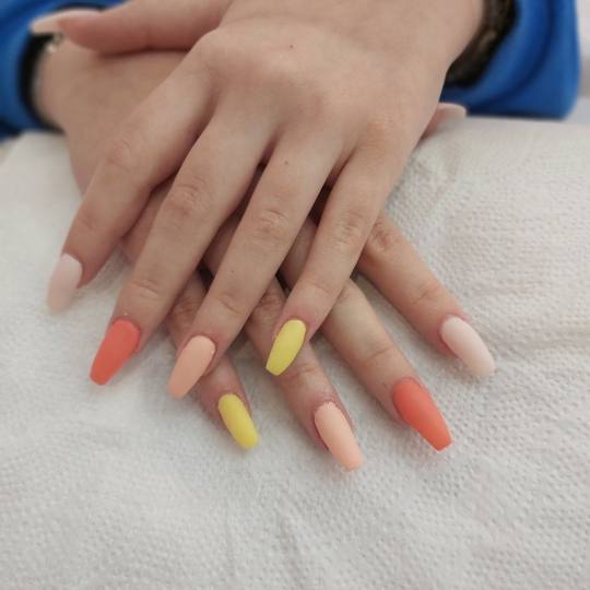 Alfaparf Nails #beograd Nadogradnja noktiju Nadogradnja noktiju tipsama + gel u boji