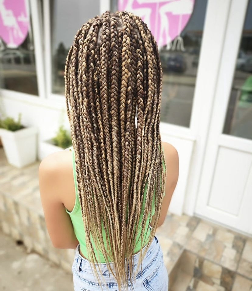 Afro kikice - Lovely Style, Beograd Pletenice, kike, punđe Frizerski saloni Pletenice, kike, punđe, Beograd, Konjarnik, Učiteljsko naselje