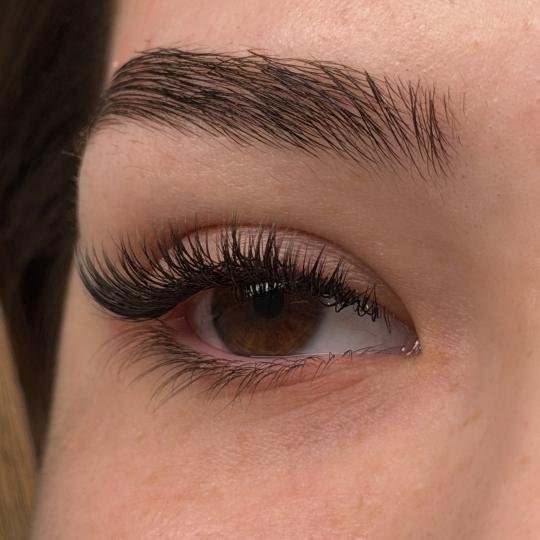 La Hermosa Beauty Studio #beograd Nadogradnja trepavica Nadogradnja svilenih trepavica - 1 na 1