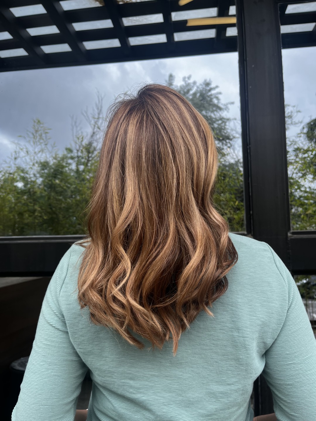Balayage - kosa srednje dužine - Encanto, Beograd Ombre, sombre, balayage Frizerski saloni Ombre, sombre, balayage, Beograd, Žarkovo, Cerak, Bele vode