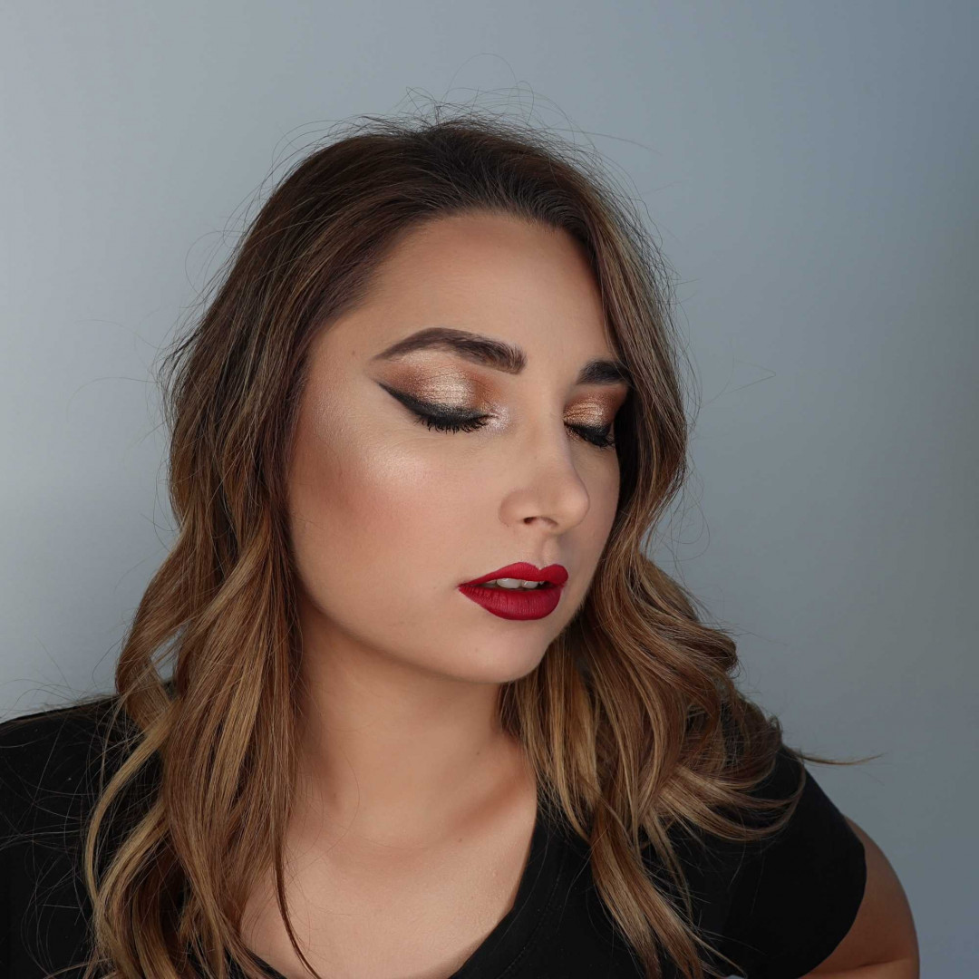 Profesionalno šminkanje + peglanje / lokne (podrazumeva dolazak sa čistom kosom) - M Studio 0303, Novi Sad Make-up / šminkanje Lice Make-up / šminkanje, Novi Sad, Sajmište, Detelinara, Banatić