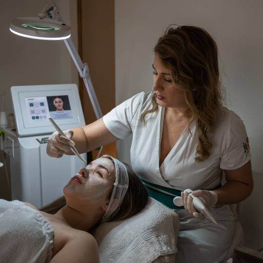 Iva Beauty Lab #beograd Tretman lica Higijenski tretman lica + hemijski piling Higijenski tretman sa