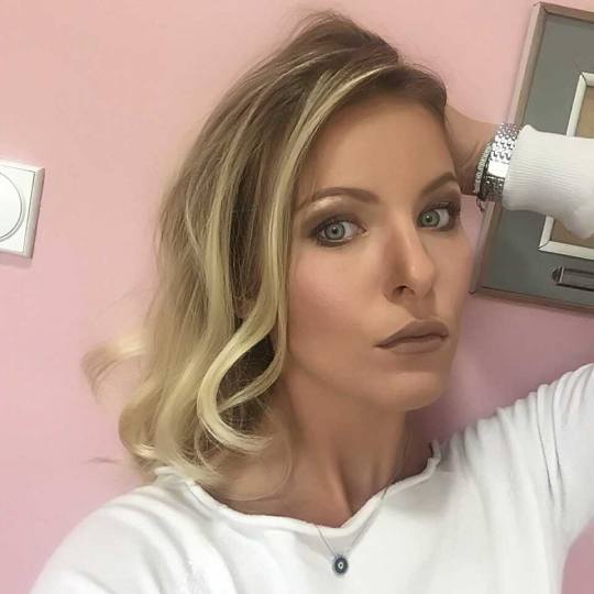 Express Beauty #beograd Make-up / šminkanje Feniranje kose + profesionalno šminkanje (bez veštač