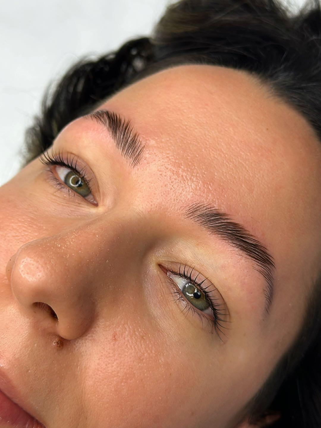 Laminiranje obrva + Laminiranje trepavica - AmiSo Beauty Studio, Novi Sad Obrve Lice Obrve, Novi Sad, Centar - Stari grad