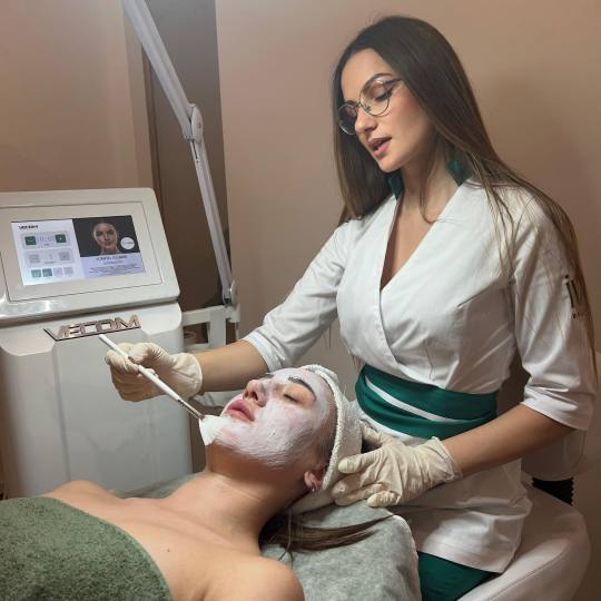 Iva Beauty Lab #beograd Tretman lica Higijenski tretman lica + hemijski piling + mezoterapija Šta s
