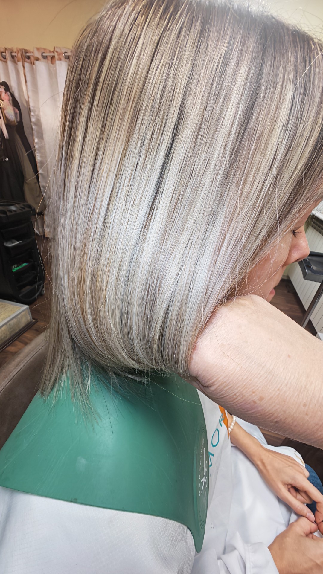 Studio lepote Krin #beograd Pramenovi Mix tehnika senčenja - kosa srednje dužine