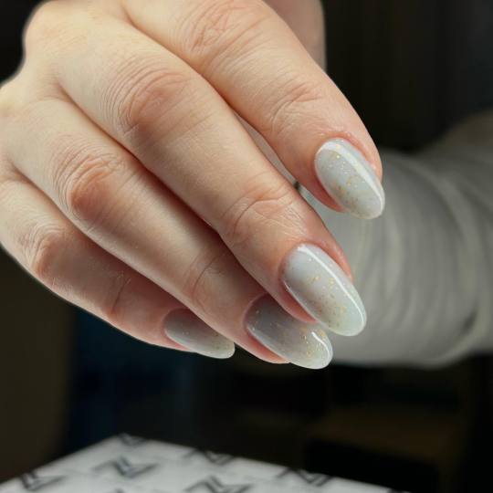 MN Beauty studio #beograd Izlivanje noktiju Korekcija noktiju / ojačavanje noktiju / rubber baza
