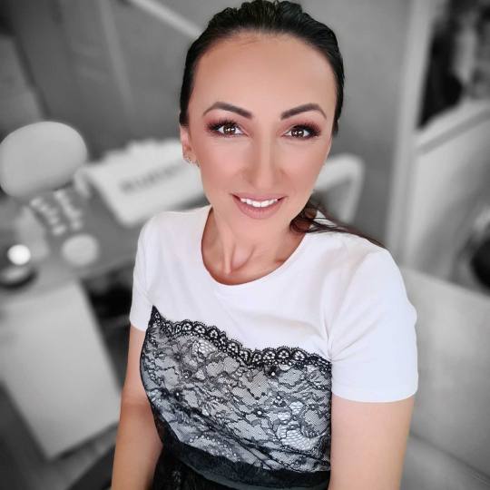 Bibi beauty centar #beograd Make-up / šminkanje Profesionalno šminkanje + veštačke trepavice bib