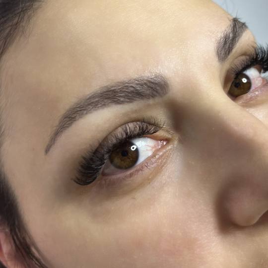 Nini beauty studio #beograd Nadogradnja trepavica Nadogradnja trepavica - ruski volumen