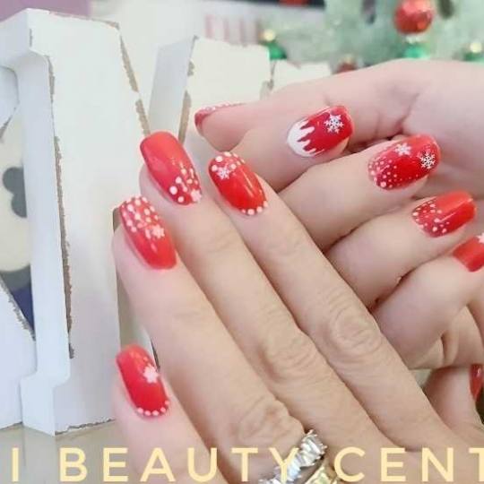 Bibi beauty centar #beograd Izlivanje noktiju Izlivanje noktiju gelom - dugi nokti novogodisnji nokt