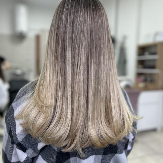 Kala #novisad Pramenovi Balayage - kosa srednje duzine