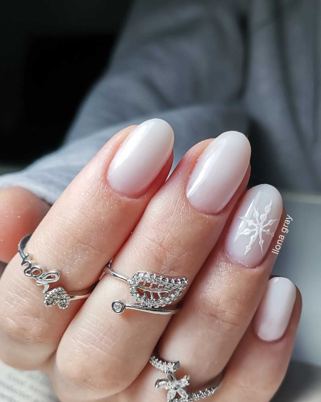 Ilona Gray #beograd Ojačavanje noktiju Ojačavanje prirodnih noktiju rubber bazom